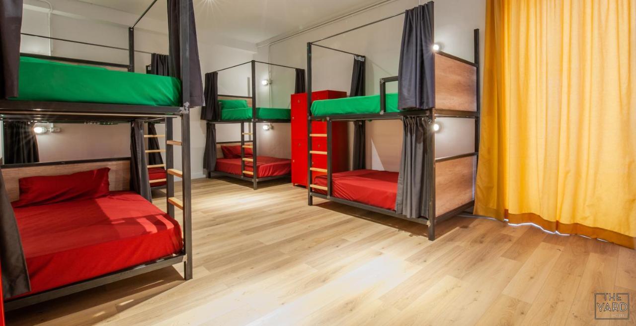 The Yard Hostel คาตาเนีย ภายนอก รูปภาพ