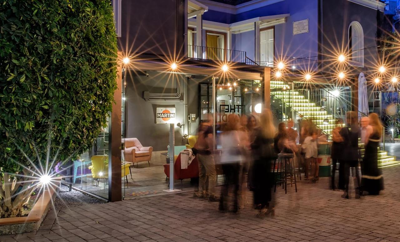 The Yard Hostel คาตาเนีย ภายนอก รูปภาพ