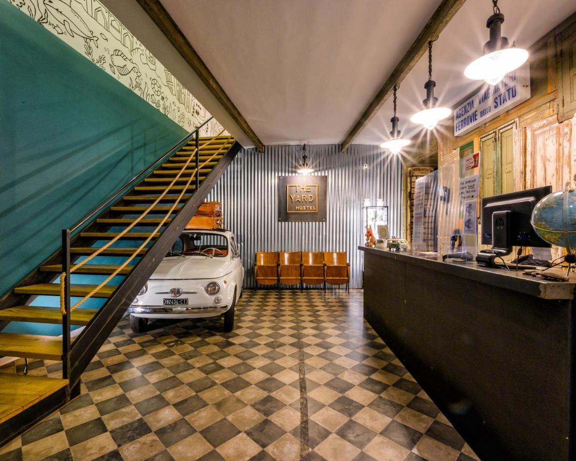 The Yard Hostel คาตาเนีย ภายนอก รูปภาพ
