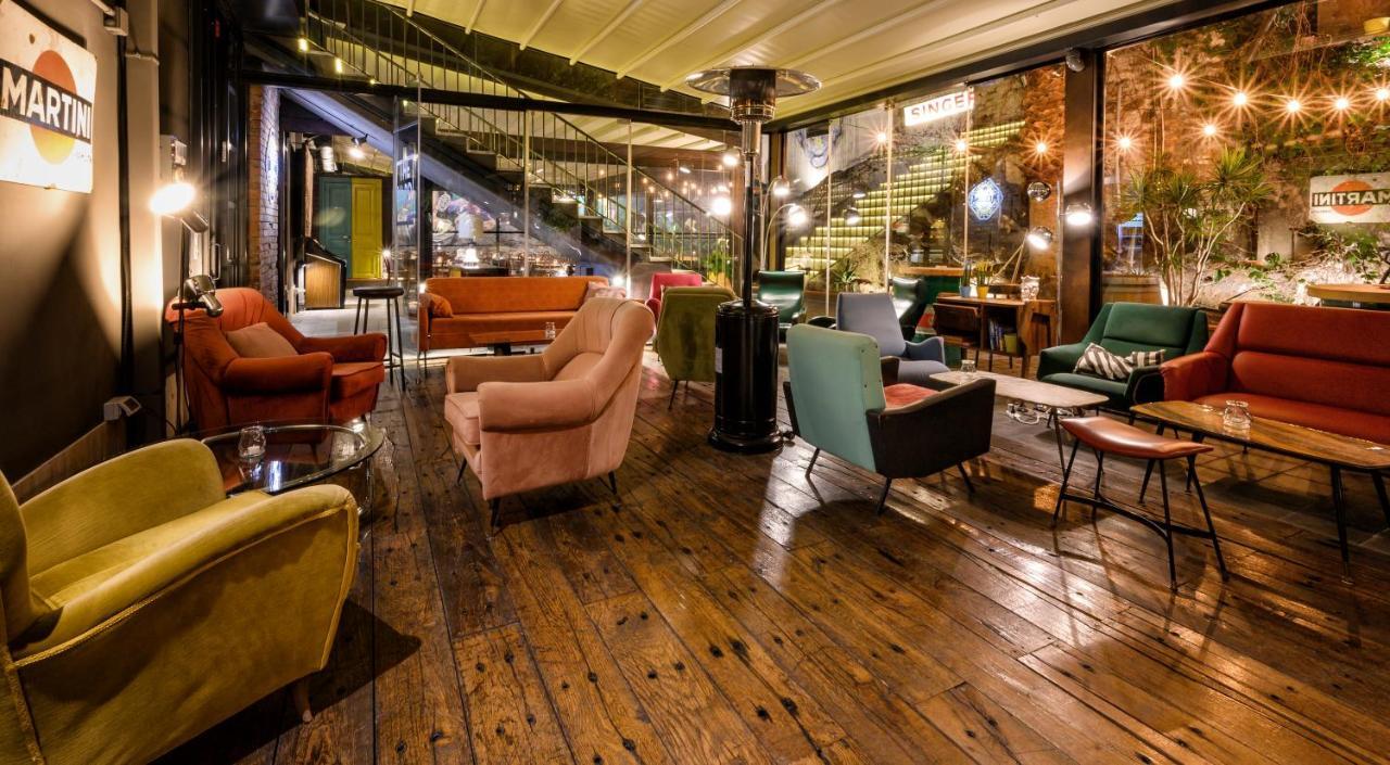The Yard Hostel คาตาเนีย ภายนอก รูปภาพ