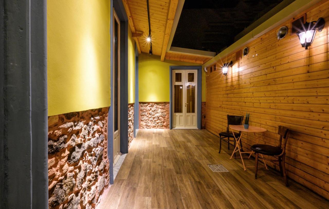 The Yard Hostel คาตาเนีย ภายนอก รูปภาพ